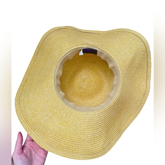 Kestral Sun hat Republica Dominicana - Picture 2 of 6